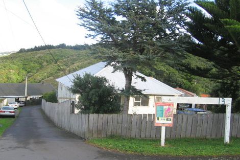 Photo of property in 13 Korokoro Road, Korokoro, Lower Hutt, 5012