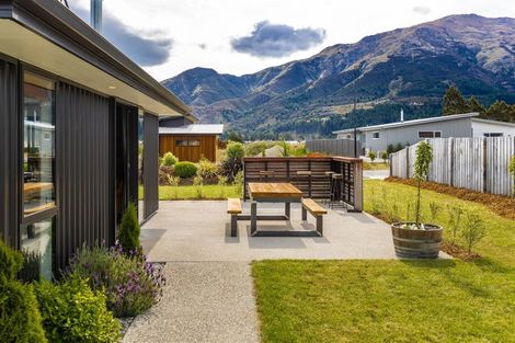 Photo of property in 1 Dingle Street, Lake Hawea, 9382