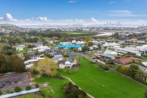 Photo of property in 23 Hanlon Crescent, Narrow Neck, Auckland, 0624