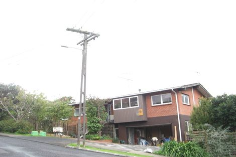 Photo of property in 2 Gibson Place, Mellons Bay, Auckland, 2014