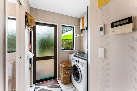 Photo of property in 42 Delaware Grove, Totara Park, Upper Hutt, 5018