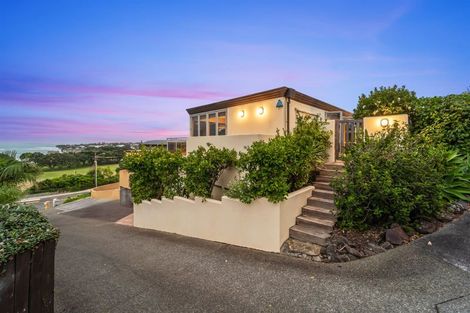 Photo of property in 2/8 Beach Road, Castor Bay, Auckland, 0620