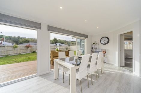 Photo of property in 28 Serenity Crescent, Kelvin Grove, Palmerston North, 4414