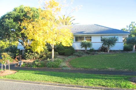 Photo of property in 6 The Boulevard, Sunnyhills, Auckland, 2010