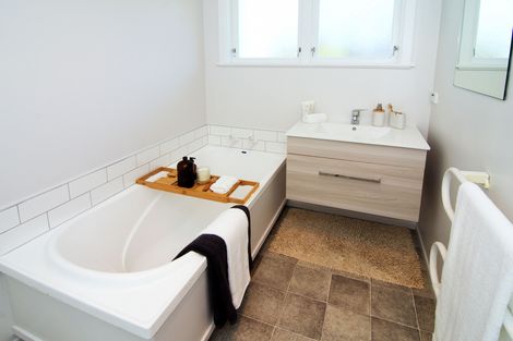 Photo of property in 33 Puriri Crescent, Lansdowne, Masterton, 5810