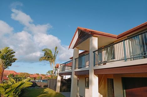 Photo of property in 11 Parkwood Crescent, Gulf Harbour, Whangaparaoa, 0930