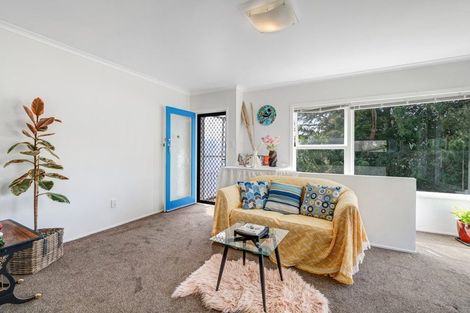 Photo of property in 1/13 Ayton Drive, Totara Vale, Auckland, 0629