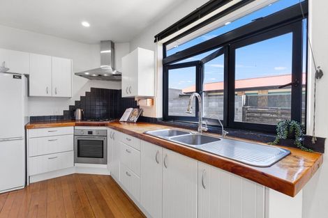 Photo of property in 5 Julian Road, Warea, New Plymouth, 4381