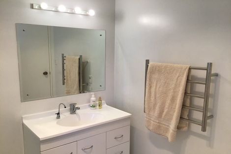 Photo of property in 2/27 Gosford Drive, Botany Downs, Auckland, 2010