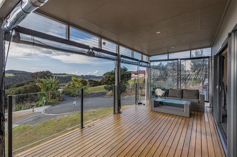 Photo of property in 9 Waterview Place, Haruru, 0204