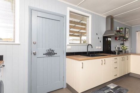 Photo of property in 881 Cowper Road, Dannevirke, 4976