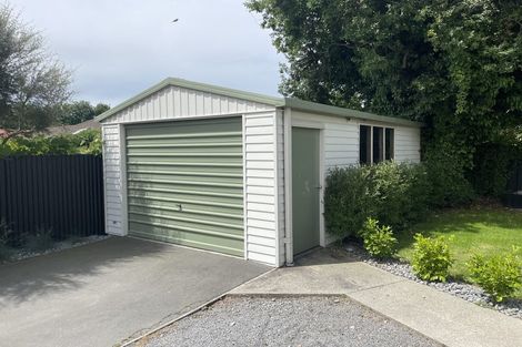Photo of property in 190a Main North Road, Redwood, Christchurch, 8051