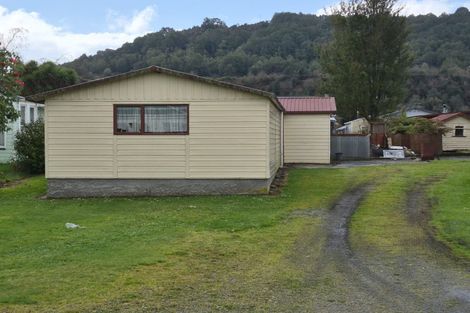 Photo of property in 33 Main Street, Reefton, 7830