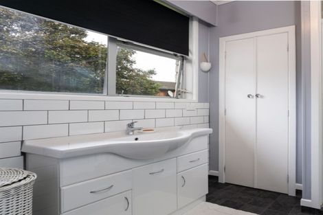 Photo of property in 2 Rahiwi Place, Lansdowne, Masterton, 5810