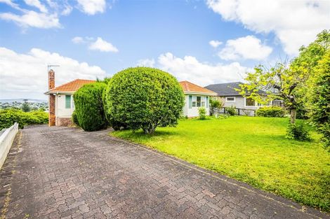 Photo of property in 39 Mellons Bay Road, Mellons Bay, Auckland, 2014