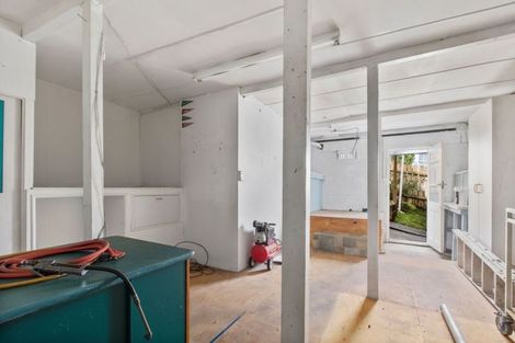 Photo of property in 1/10 Ellice Road, Totara Vale, Auckland, 0629