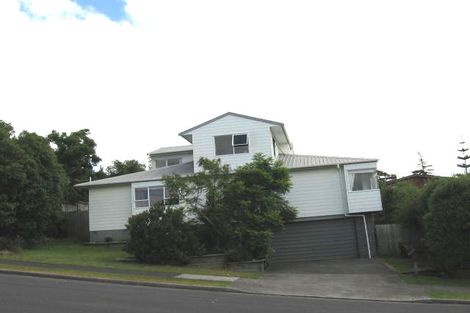 Photo of property in 8 Unsworth Drive, Unsworth Heights, Auckland, 0632
