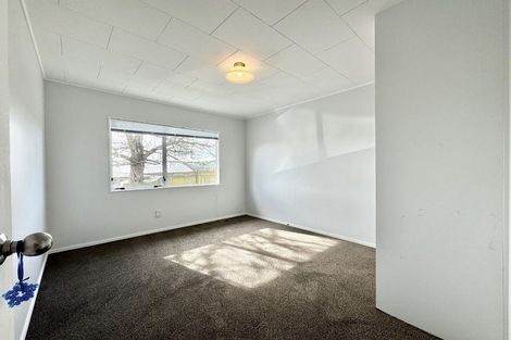 Photo of property in 1/6 Kirklow Place, Goodwood Heights, Auckland, 2105