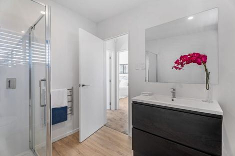 Photo of property in 8/10 Hutchinsons Road, Bucklands Beach, Auckland, 2014