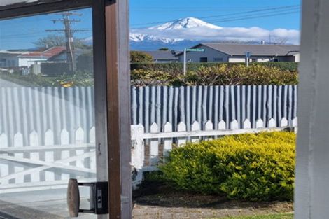 Photo of property in 67 Cloten Road, Stratford, 4332