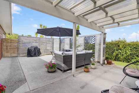 Photo of property in 23 Faram Place, Massey, Auckland, 0614