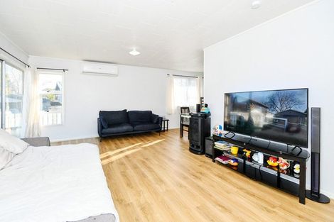 Photo of property in 1/58 Te Irirangi Drive, Clover Park, Auckland, 2019
