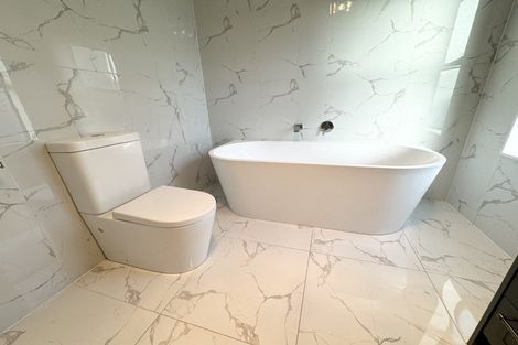 Photo of property in 6c St Catherine Crescent, West Harbour, Auckland, 0618