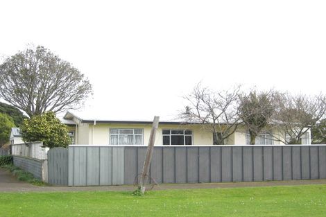 Photo of property in 25 Mouatt Street, Waitara, 4320