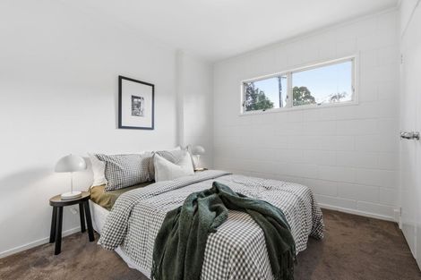 Photo of property in 1/92 Lake Road, Northcote, Auckland, 0627