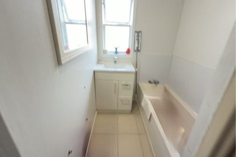 Photo of property in 66 Christmas Road, Manurewa, Auckland, 2102