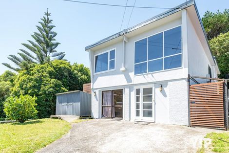Photo of property in 19 Black Rock Road, Newlands, Wellington, 6037