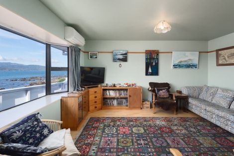 Photo of property in 3/422 Queens Drive, Lyall Bay, Wellington, 6022