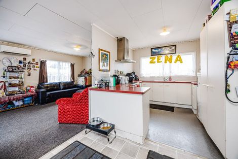 Photo of property in 1/5 Solveig Place, Randwick Park, Auckland, 2105