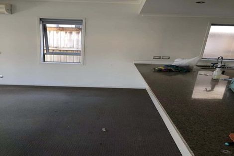 Photo of property in 71 Fields Parade, Oteha, Auckland, 0632