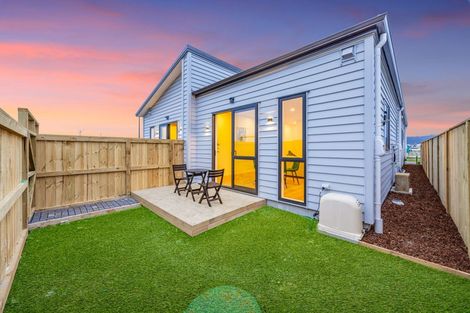 Photo of property in 8 Ihi Place, Karaka, 2578