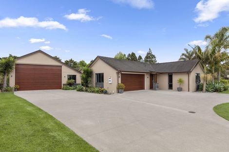 Photo of property in 4 Gleaming Place, Waiuku, 2123