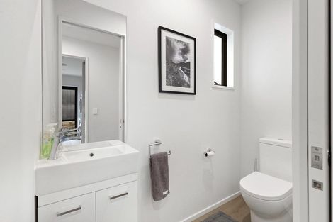 Photo of property in 8 The Heights Avenue, Wanaka, 9305