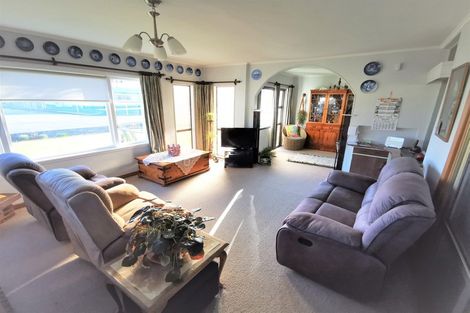 Photo of property in 73 Barraud Street, Dannevirke, 4930