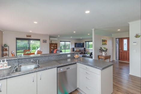 Photo of property in 66 Pohutukawa Drive, Levin, 5571