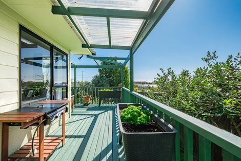 Photo of property in 28 Matenga Street, Waikanae, 5036