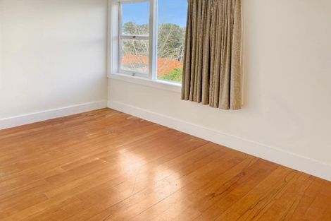 Photo of property in 18 Bridge View Road, Birkenhead, Auckland, 0626