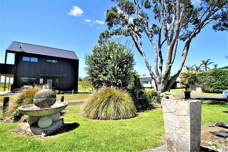 Photo of property in 15 Moray Place, Whiritoa, Whangamata, 3691