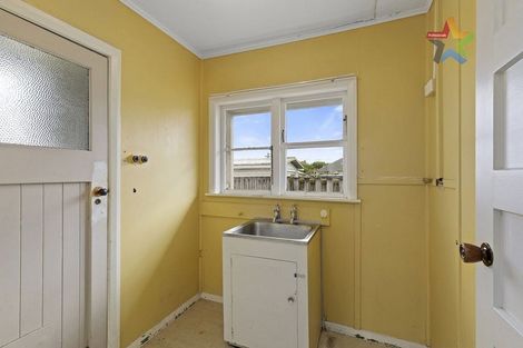 Photo of property in 10 Atiawa Crescent, Waiwhetu, Lower Hutt, 5010