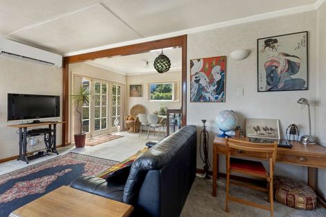 Photo of property in 4 Sardinha Place, Marfell, New Plymouth, 4310