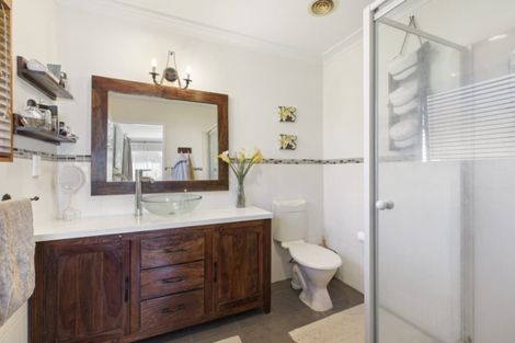 Photo of property in 17 Greenfield Drive, Western Heights, Hamilton, 3200