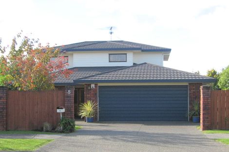 Photo of property in 5 Suncrest Drive, West Harbour, Auckland, 0618