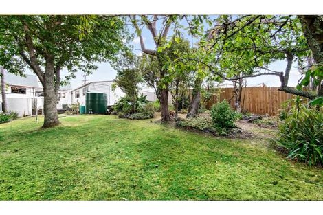 Photo of property in 11 Vipond Road, Stanmore Bay, Whangaparaoa, 0932