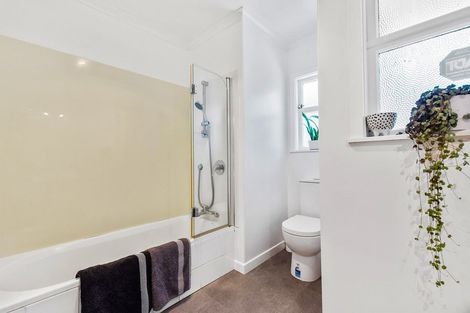 Photo of property in 53a Elizabeth Street, Waikanae, 5036