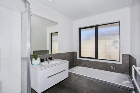 Photo of property in 4 Matawai Puna Drive, Pukekohe, 2120