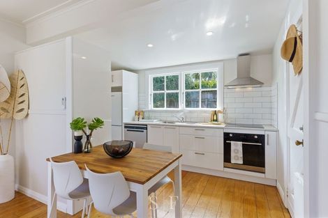 Photo of property in 15 Rauparaha Street, Waikanae Beach, Waikanae, 5036